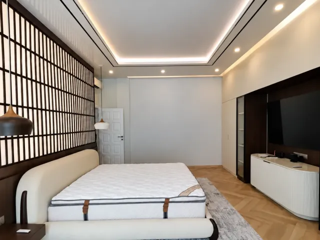 Mr. G — Grand Polonia — bedroom (1/3)