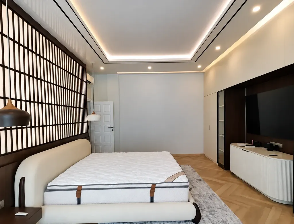 Mr. G — Grand Polonia — bedroom (1/3)