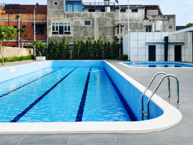 Mr. D — De Casavilla — facade (1/5)