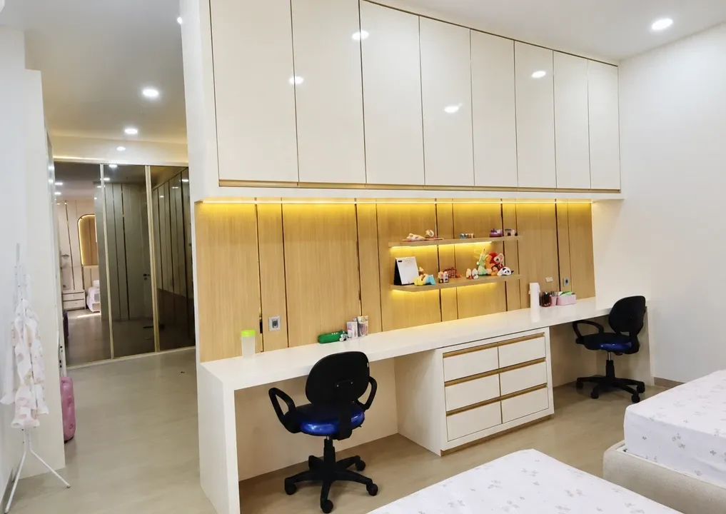 Mr. W — Bagya City Raffle — bedroom (17/32)